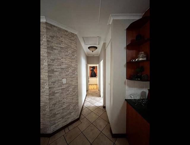 3 BEDROOM HOUSE FOR SALE IN COUNTRY VIEW